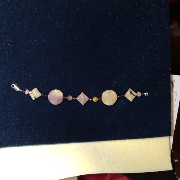 HAND CRAFTED Multishaped Agate bracelet - Picture 2 of 3